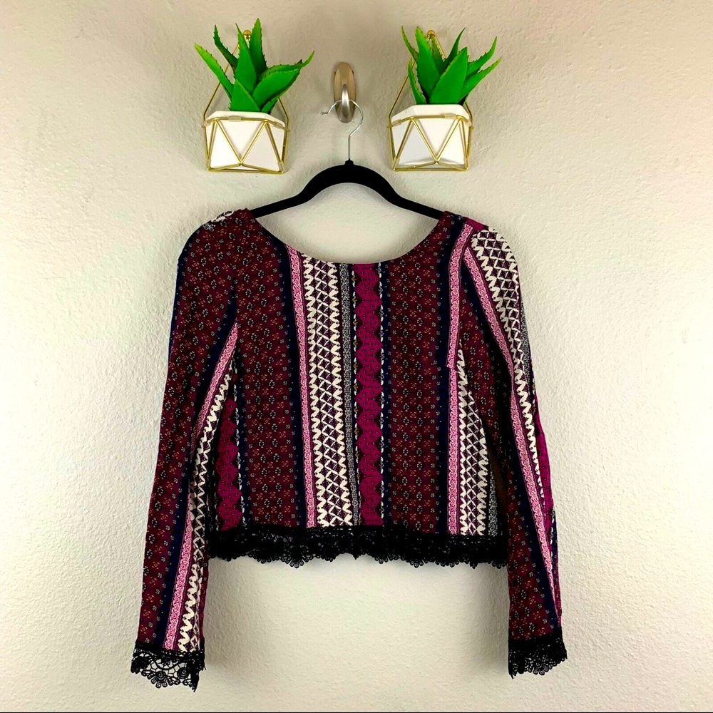 ✨NWT H&M Divided tribal pattern lace trim blouse